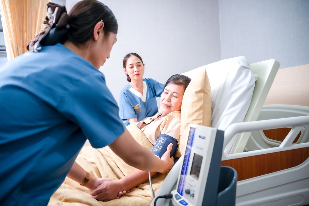 ดูแลโดยพยาบาลวิชาชีพ KIN NURSING HOME