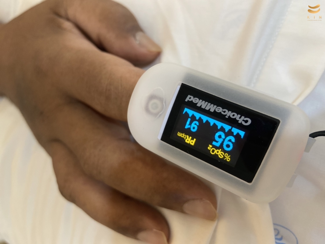 นาย A นามสมมุติ มีภาวะอ่อนแรกซีกขวา และมีภาวะการกลืนลำบาก ต้องให้อาหารผ่านสายยางทางจมูก ทาง KIN มีนักกิจกรรมบำบัดผู้เชี่ยวชาญ ที่ช่วยฝึกการกลืนให้กับคนไข้