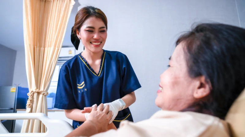 แพทย์ พยาบาล และทีมผู้ดูแลมืออาชีพ